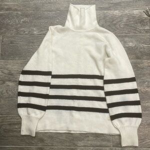 Michael Kors Turtleneck Sweater Size Medium